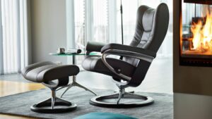 Your Guide to Buying Stressless Wing Recliners